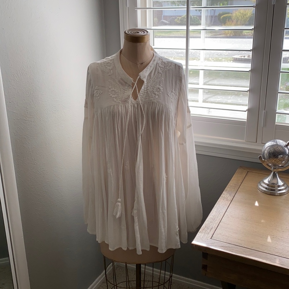 Beautiful white smock like top